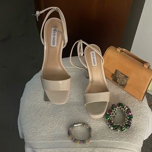 New Never Worn Steve Madden Lessa Sandals